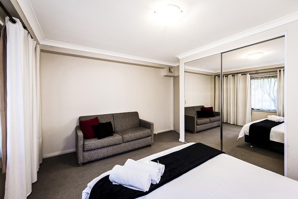 Airexec Apartments Perth Esterno foto